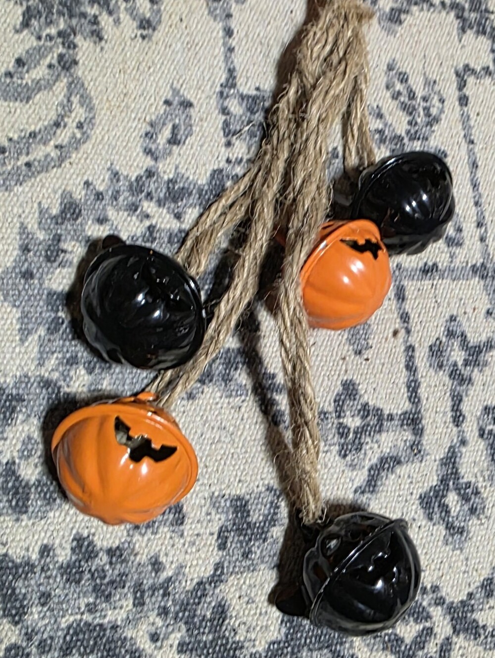 Vintage 90s Y2K Halloween Dangling Bell Door Decor. Measurements in photos - Picture 2 of 6